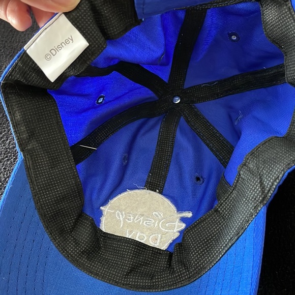 Disney + Day Hat and commemorative Pin - Picture 5 of 5